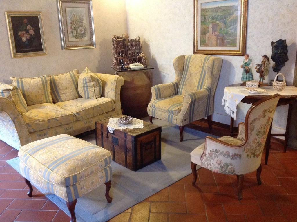 La Finestra Sul Borgo Dimora Storica Apartment Laterina Bagian luar foto