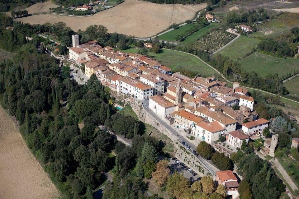 La Finestra Sul Borgo Dimora Storica Apartment Laterina Bagian luar foto