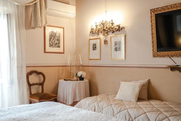 La Finestra Sul Borgo Dimora Storica Apartment Laterina Bagian luar foto