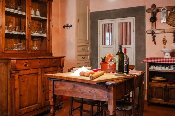 La Finestra Sul Borgo Dimora Storica Apartment Laterina Bagian luar foto