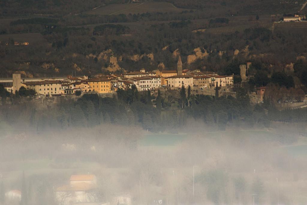 La Finestra Sul Borgo Dimora Storica Apartment Laterina Bagian luar foto