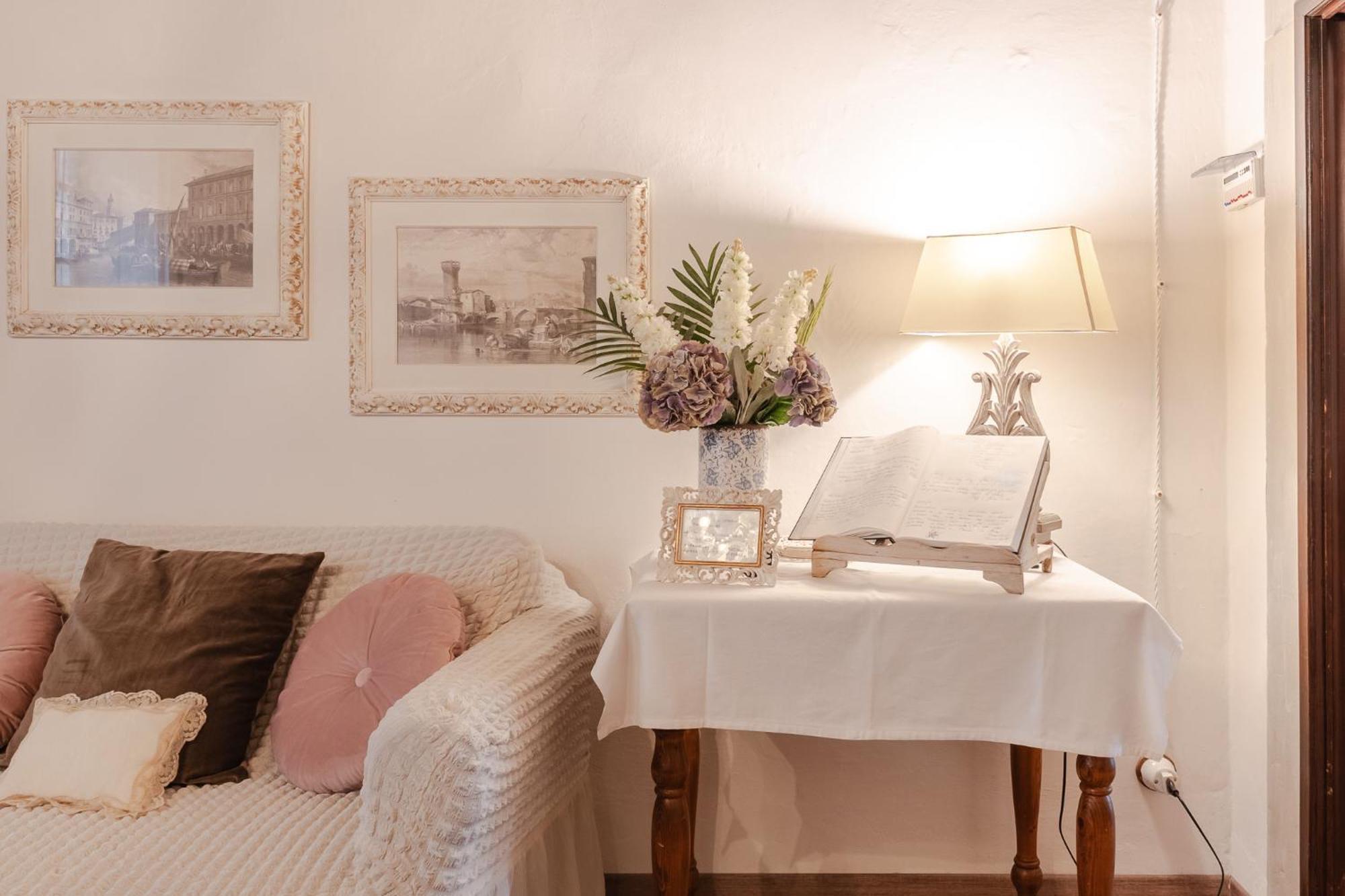 La Finestra Sul Borgo Dimora Storica Apartment Laterina Bagian luar foto